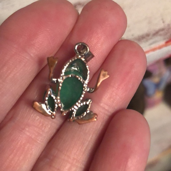 Genuine Jade Frog Pendant - Picture 5 of 9